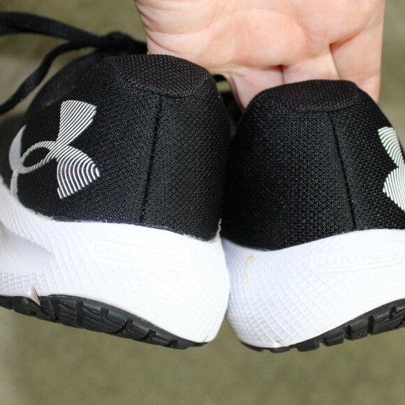 Under Armour Wm Sz 7M Charged Pursuit Black & White Athletic Shoes 3024143-002 - Picture 5 of 7